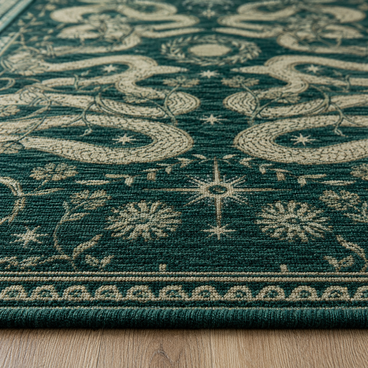 Tapis rectangulaire Éclipse – serpents et symboles célestes – vert profond, beige doré et écru