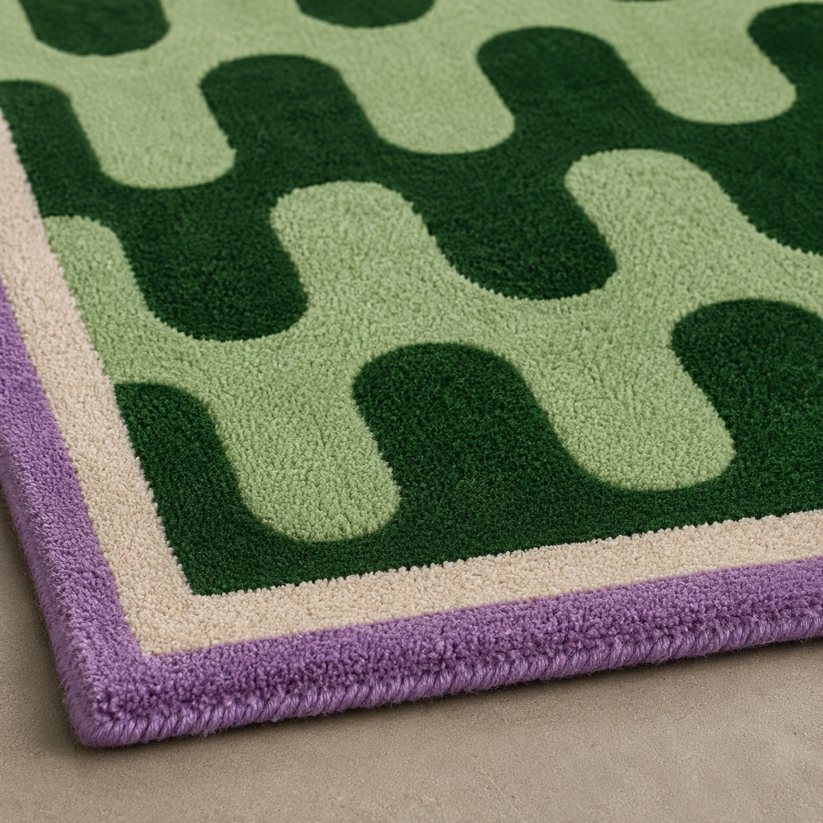 Tapis rectangulaire Verde – motif ondulé graphique – vert forêt, vert sauge et lilas